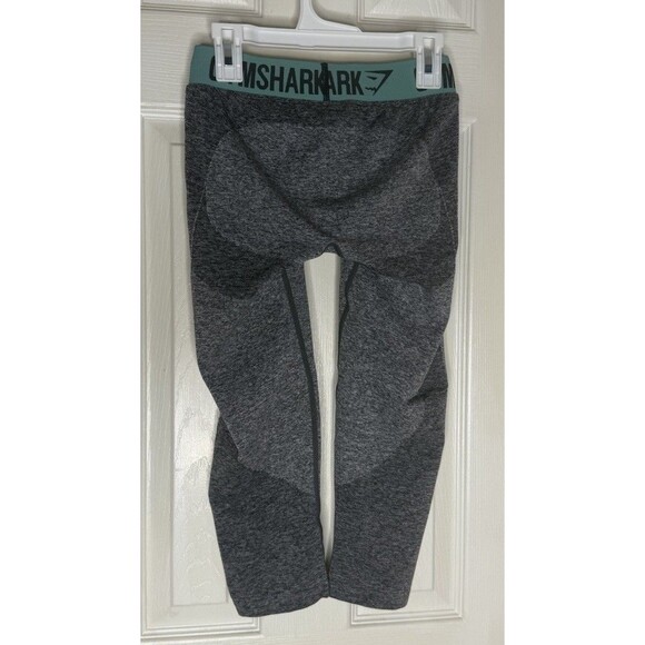 Women’s XS GYMSHARK Gray Seamless Active Crop Capri Leggings 16” Inseam - Picture 2 of 6